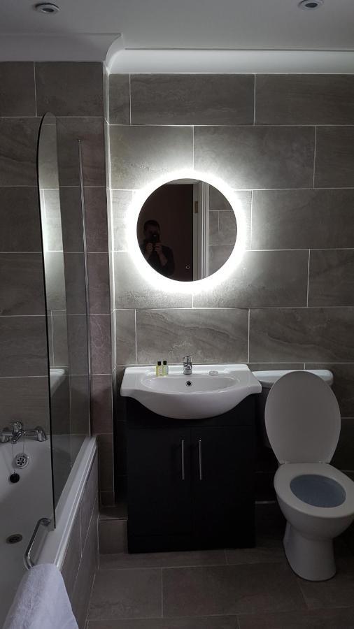The Bounty Bar Guesthouse Trim Dış mekan fotoğraf